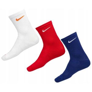 Skarpety Nike Everyday Plus Cushioned 3 pary 42/46. Białe skarpetki Nike, bez wzorów. Za 76,99 zł.