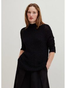 STEFANEL Sweter w kolorze czarnym rozmiar: S. Czarne swetry oversize Stefanel, s, bez wzorów, ze splotem, bez ramiączek. Za 153,71 zł.