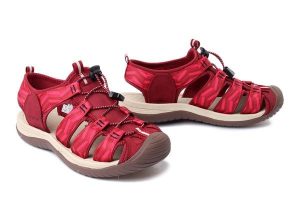 ARTIKER RELAKS 58C1817 czerwony, sandały damskie. Czerwone sandały Artiker Relaks, bez wzorów, z gumy, bez obcasa, bez zapięcia. Za 219,90 zł.