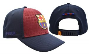 Czapka z daszkiem FC Barcelona - oficjalna licencjonowana. Niebieskie czapki FC BARCELONA, bez wzorów, z poliesteru. Za 97,90 zł.