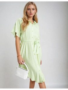 Monki Sukienka w kolorze jasnozielonym rozmiar: XL. Zielone sukienki Monki, na co dzień, xl, bez wzorów, z tkaniny, bez kołnierzyka, bez ramiączek, midi, proste. Za 39,99 zł.