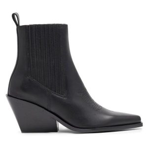Botki Badura. Czarne botki Badura, bez wzorów, bez obcasa, na słupku, bez zapięcia. Za 229,99 zł.
