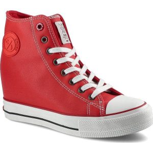 Czerwone Sneakersy Cross Jeans Damskie Modne Buty. Czerwone czółenka Cross Jeans, bez wzorów, z jeansu, bez obcasa, na koturnie, bez zapięcia. Za 109,00 zł.