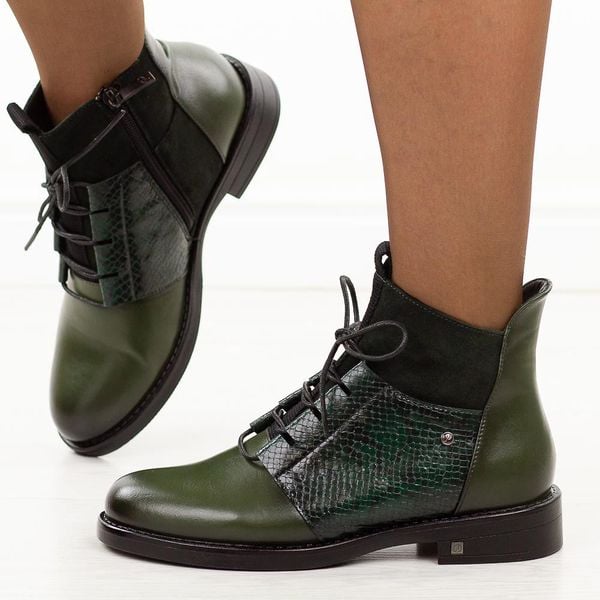 Zielone botki damskie Potocki 12688. Zielone botki POTOCKI, na jesień, bez wzorów, z jeansu, z okrągłym noskiem, bez obcasa, na płaskiej podeszwie, bez zapięcia. Za 219,00 zł.