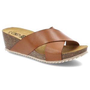 Brązowe Klapki Hee Stylowe Obuwie Damskie Na Koturnie. Brązowe klapki Hee, bez wzorów, z jeansu, bez obcasa, na koturnie. Za 229,00 zł.