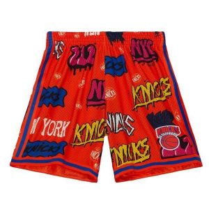 Spodenki z naklejką New York Knicks Swingman 1991/92. Brązowe szorty MITCHELL & NESS, bez wzorów, sportowe. Za 477,50 zł.