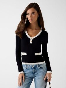 Guess Sweter 180588 Czarny Classic Fit. Czarne swetry klasyczne Guess, xs, bez kołnierzyka. Za 395,00 zł.