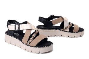 RIEKER V1063-90 multi, sandały damskie. Czarne sandały Rieker, bez wzorów, bez obcasa, na platformie, bez zapięcia. Za 262,32 zł.