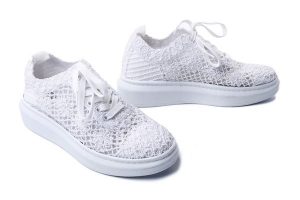 ARTIKER RELAKS 50C1115 white, półbuty letnie damskie. Białe półbuty Artiker Relaks, na lato, bez wzorów, bez obcasa, na koturnie, bez zapięcia. Za 115,43 zł.