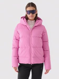 4F Kurtka narciarska w kolorze różowym rozmiar: XL. Różowe kurtki sportowe 4f, m, bez wzorów, z puchu, bez kaptura, narciarskie. Za 235,50 zł.