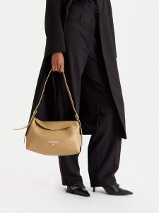 Patrizia Pepe Torebka 8B0256/L148-B775 Beżowy. Brązowe torebki klasyczne Patrizia Pepe, bez wzorów, ze skóry, bez dodatków. Za 699,99 zł.