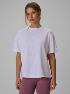 4F T-shirt loose gładki damski - biały S. Białe t-shirty 4f, s, bez wzorów, z bawełny, bez kołnierzyka, bez ramiączek. Za 79,99 zł.
