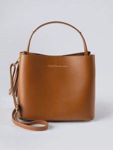 CXL by Christian Lacroix Skórzana torebka w kolorze jasnobrązowym - 22 x 27 x 13 cm rozmiar: onesize. Brązowe torebki klasyczne CXL by Christian Lacroix, bez wzorów, z materiału, przez ramię, bez dodatków. Za 493,45 zł.