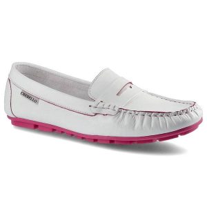 Mokasyny damskie Chebello, naturalna skóra licowa z charakterystycznym przeszyciem mokasynowym paskiem na podbiciu oraz elastyczną podeszwą z kontras. Białe półbuty CheBello, bez wzorów, ze skóry, bez obcasa, bez zapięcia. Za 159,00 zł.