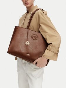 MEXX Torebka CEO-MEXX-L-005-10 Brązowy. Brązowe shopper bag Mexx, bez wzorów, ze skóry, bez dodatków. Za 229,99 zł.