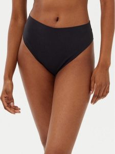 Hunkemöller Stringi Smooth 206773 Czarny. Czarne stringi Hunkemöller, bez wzorów, z syntetyku. Za 49,99 zł.