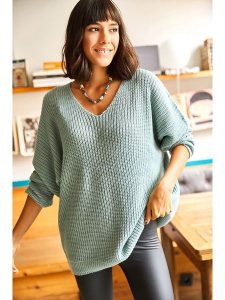 Olalook Sweter w kolorze miętowym rozmiar: onesize. Zielone swetry oversize Olalook, bez wzorów, ze splotem, bez ramiączek. Za 87,40 zł.