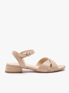 Beżowe sandały ze skóry licowej. Brązowe sandały Ryłko, bez wzorów, ze skóry, z okrągłym noskiem, bez obcasa, na obcasie, bez zapięcia. Za 379,99 zł.