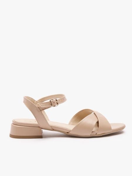 Beżowe sandały ze skóry licowej. Brązowe sandały Ryłko, bez wzorów, ze skóry, z okrągłym noskiem, bez obcasa, na obcasie, bez zapięcia. Za 379,99 zł.