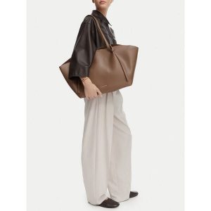 Torebka GINO ROSSI. Brązowe shopper bag Gino Rossi, bez wzorów, bez dodatków. Za 279,99 zł.