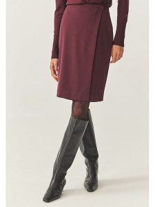 TATUUM Spódnica "Bowa" w kolorze bordowym rozmiar: 40. Czerwone spódnice Tatuum, na co dzień, bez wzorów, midi. Za 141,19 zł.