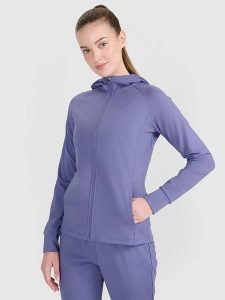 4F Bluza w kolorze błękitno-fioletowym rozmiar: XS. Niebieskie bluzy 4f, xs, bez wzorów, z materiału, bez kaptura. Za 88,02 zł.