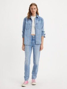 Levi's Dżinsy "80s" - Mom fit - w kolorze błękitnym rozmiar: W23/L28. Niebieskie jeansy Levi's®, z aplikacjami, z podwyższonym stanem. Za 191,88 zł.