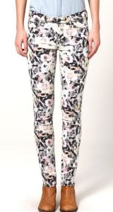 SPODNIE LEE DAMSKIE SCARLETT ICE PATTERN L526EUEB. Rurki Lee, z jeansu. Za 89,99 zł.
