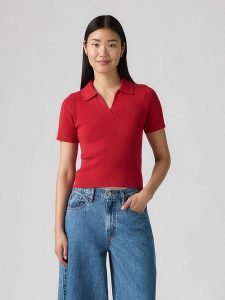Levi's Koszulka polo w kolorze czerwonym rozmiar: M. Czerwone bluzki Levi's®, m, bez wzorów, prążkowane, bez kołnierzyka, bez ramiączek. Za 100,45 zł.