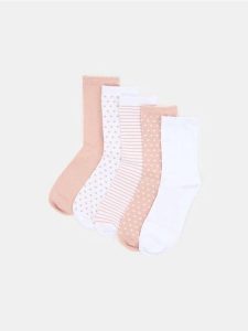 Skarpetki z bawełną 5 pack - różowy. Czerwone skarpetki Sinsay, bez wzorów, z bawełny. Za 19,99 zł.