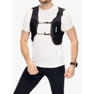 Kamizelka biegowa Silva Strive Fly Vest. Czarne kamizelki SILVA, l, bez wzorów, bez kołnierzyka, bez ramiączek, bez kaptura. Za 235,99 zł.