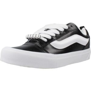 Buty VANS KNU SKOOL Czarny. Czarne buty trekkingowe Vans, ze skóry, bez zapięcia. Za 469,52 zł.