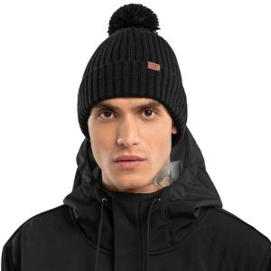 Czapka zimowa z pomponem unisex Nori. Czarne czapki SIROKO, bez wzorów, z tkaniny. Za 127,00 zł.
