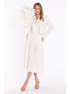 Stylove Spódnica w kolorze białym rozmiar: XXL. Brązowe spódnice Stylove, xxl, bez wzorów, midi. Za 219,99 zł.