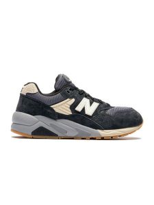 New Balance Skórzane sneakersy "580" w kolorze czarnym rozmiar: 38. Czarne trampki New Balance, bez wzorów, z materiału, bez zapięcia. Za 377,74 zł.