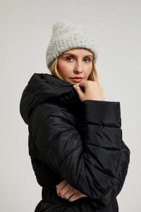 Czapka z dodatkiem wełny szara. Szare czapki MOODO, bez wzorów, z elastanu. W wyprzedaży za 23,99 zł.