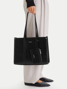 MEXX Torebka CEO-MEXX-AJ-004-09 Czarny. Czarne torebki klasyczne Mexx, bez wzorów, z materiału, bez dodatków. Za 199,99 zł.