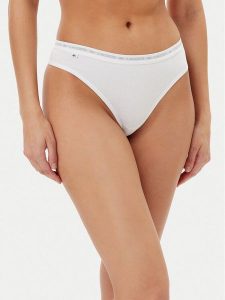 Lacoste Komplet 3 par stringów 8F1341 Kolorowy. Komplety bielizny Lacoste, bez wzorów, z bawełny. Za 99,99 zł.