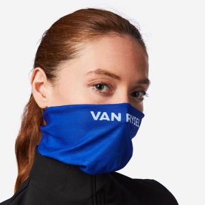 Komin na szyję na rower Van Rysel 100. Białe szaliki VAN RYSEL, bez wzorów, z materiału. Za 22,49 zł.