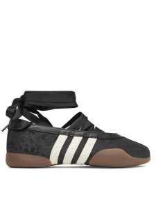 Adidas Baleriny Liberty London IH6916 Czarny. Czarne balerinki ADIDAS, bez wzorów, z materiału, bez obcasa, bez zapięcia. Za 479,99 zł.