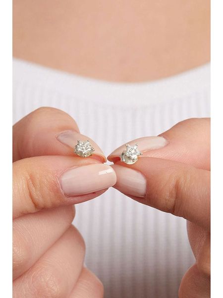 Lodie Silver Srebrne kolczyki-wkrętki z cyrkoniami rozmiar: onesize. Szare kolczyki Lodie Silver, z cyrkonią, srebrne. Za 82,95 zł.