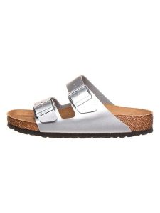Birkenstock Klapki "Arizona" w kolorze srebrnym rozmiar: 36. Szare klapki Birkenstock, bez wzorów, z otwartym noskiem, bez obcasa. Za 311,85 zł.