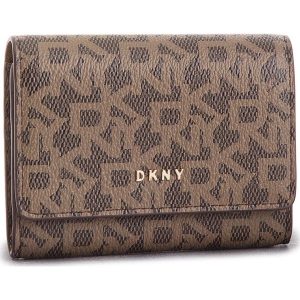 Mały Portfel Damski DKNY - R82ZJ503 Mocha Logo/Vic 244. Portfele marki DKNY. W wyprzedaży za 219,00 zł.