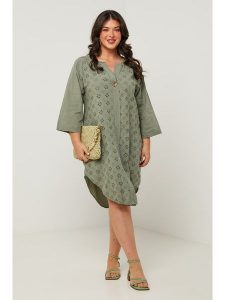Curvy Lady Sukienka w kolorze khaki rozmiar: 44/46. Brązowe sukienki Curvy Lady, bez wzorów, klasyczne, bez kołnierzyka, bez ramiączek, midi. Za 140,53 zł.
