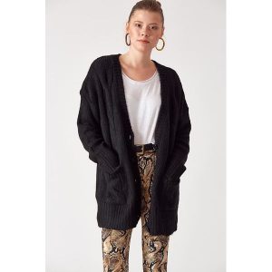 Kardigan w kolorze czarnym. Długie swetry marki Robin. W wyprzedaży za 169,95 zł.