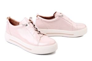 CAPRICE 9-23709-44 141 snow naplak, półbuty damskie. Brązowe półbuty Caprice, bez wzorów, bez obcasa, bez zapięcia. Za 399,90 zł.