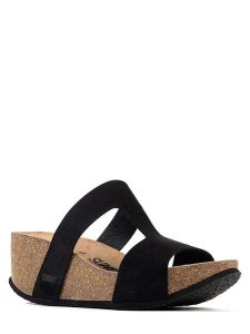 Sunbay Klapki "Marigold" w kolorze czarnym na koturnie rozmiar: 42. Czarne klapki Sunbay, bez wzorów, z otwartym noskiem, bez obcasa, na koturnie. Za 169,95 zł.