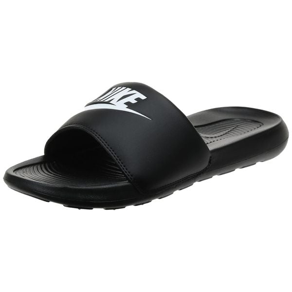 Klapki Sportowe Nike Victori One Basenowe Czarne Lekkie. Białe klapki Nike, bez wzorów, bez obcasa. Za 179,00 zł.