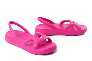 Wonders Glub fucsia, sandały damskie. Czerwone sandały Wonders, bez wzorów, bez obcasa, na płaskiej podeszwie, bez zapięcia. Za 299,90 zł.