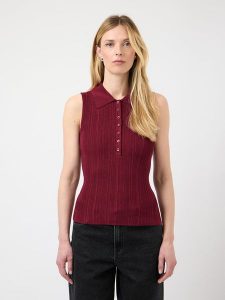 YAS Top w kolorze bordowym rozmiar: L. Czerwone topy YAS, l, bez wzorów, z wiskozy, klasyczne, bez kołnierzyka, bez ramiączek. Za 109,95 zł.